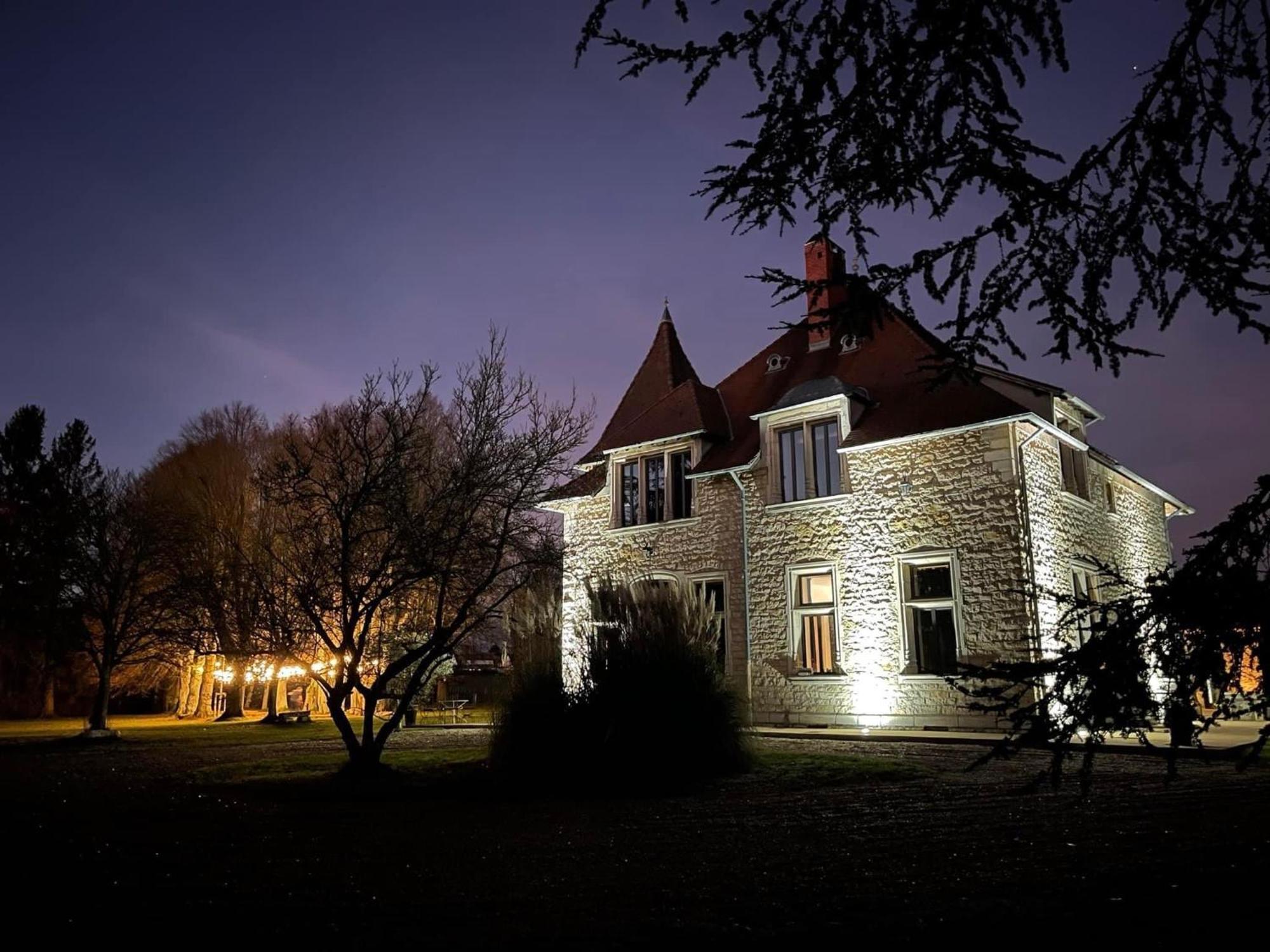 Chambres au Château du Mouillat Saint-Clair-de-la-Tour Exterior foto